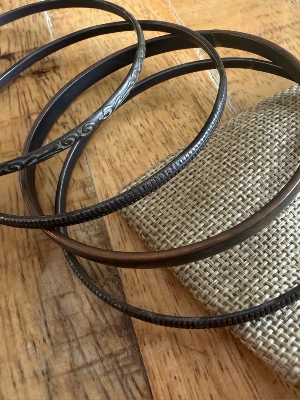 ✨2x$30✨ Stradivarius Vintage-Style Etched Metal Bangle Stack